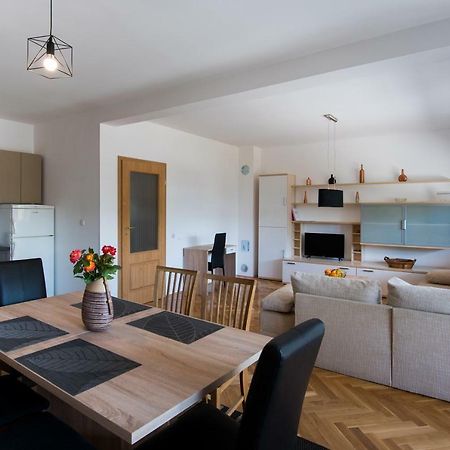 Seasons Apartmani Osijek Ngoại thất bức ảnh