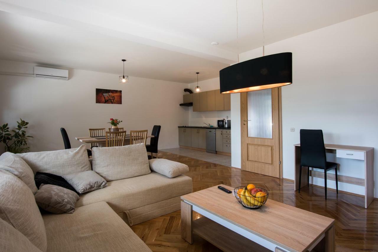 Seasons Apartmani Osijek Ngoại thất bức ảnh