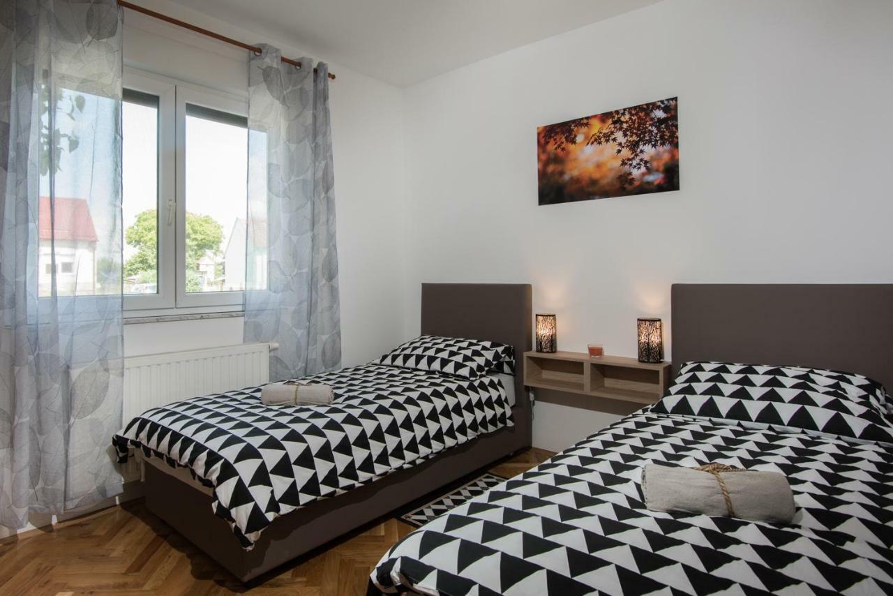Seasons Apartmani Osijek Ngoại thất bức ảnh
