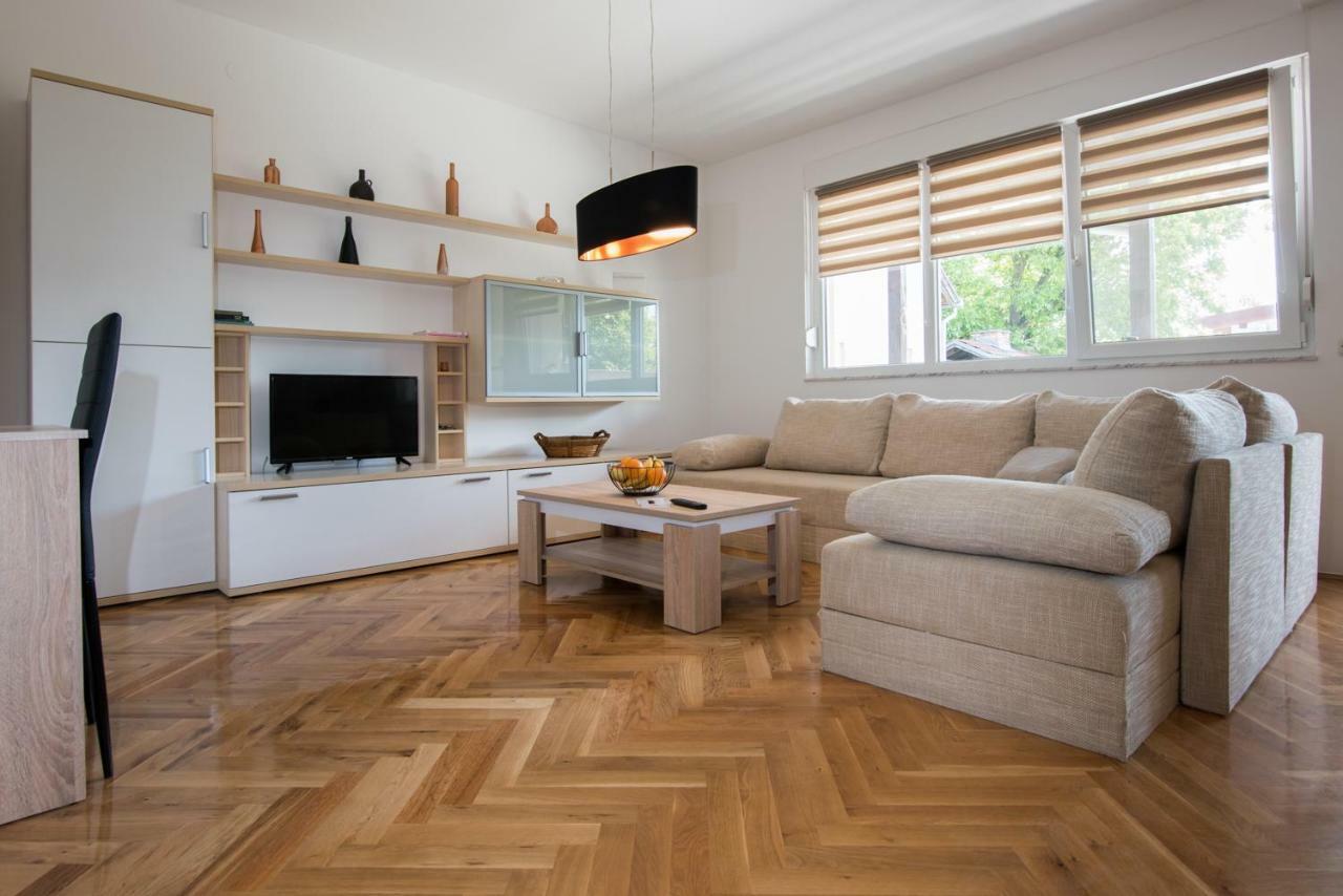Seasons Apartmani Osijek Ngoại thất bức ảnh