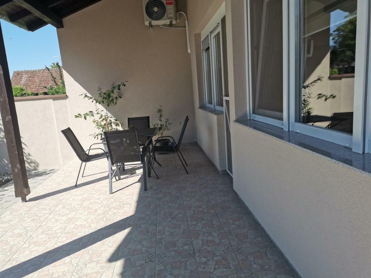 Seasons Apartmani Osijek Ngoại thất bức ảnh