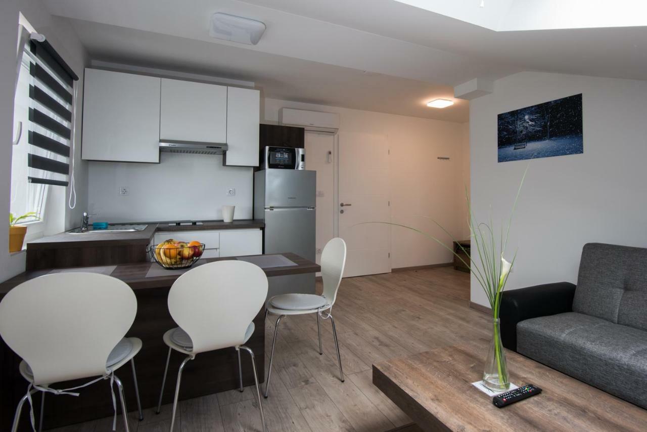 Seasons Apartmani Osijek Ngoại thất bức ảnh